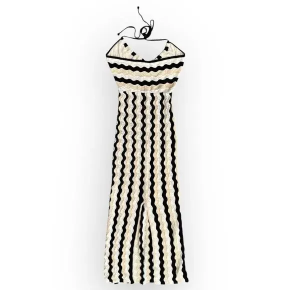 Elegant Black and White Swim Coverup - Picture 4 of 9